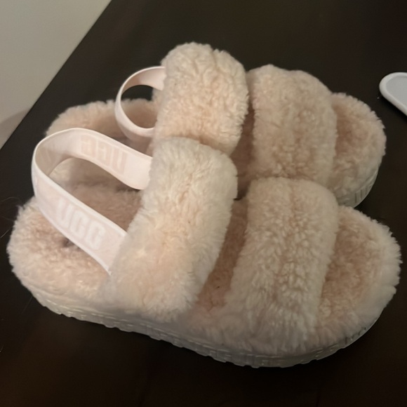 Uggs - Picture 2 of 4